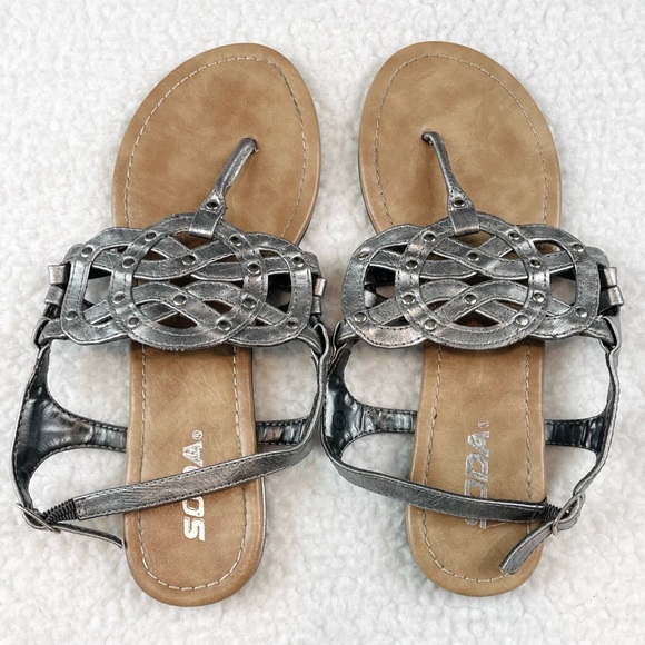 SODA • Silver/Tan Studded Thong Sandals - Picture 6 of 16
